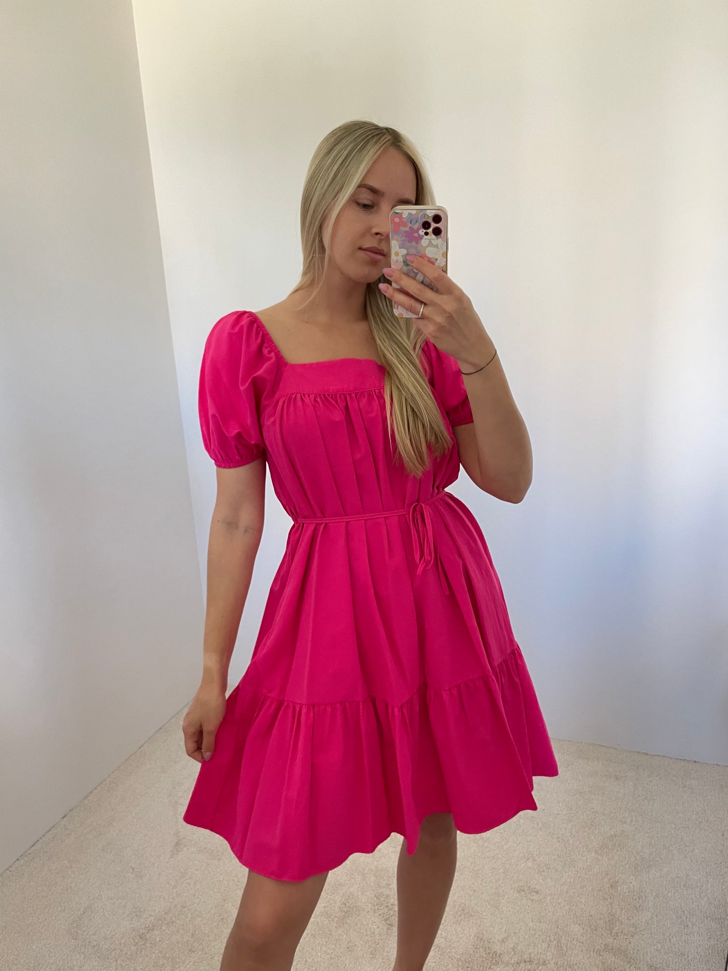 Rožinė suknelė